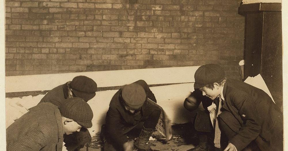 The same group (see -1289.) playing craps in the jail alley at 10 P.M. LOC cph.3a38908