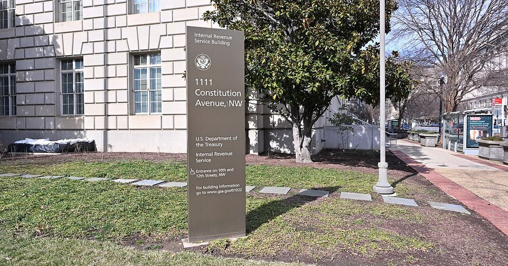 Sign for the Internal Revenue Service building Washington DC 2025-02-07 13-21-52 1